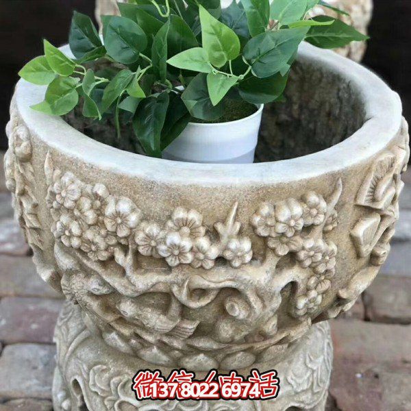 精美藝術(shù)石雕花盆，讓繁復(fù)多彩的花紋與浮雕結(jié)合，打造出精美的大理石雕塑