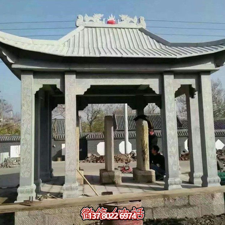 精美大型戶外涼亭，用石雕雕塑裝點大理石美景