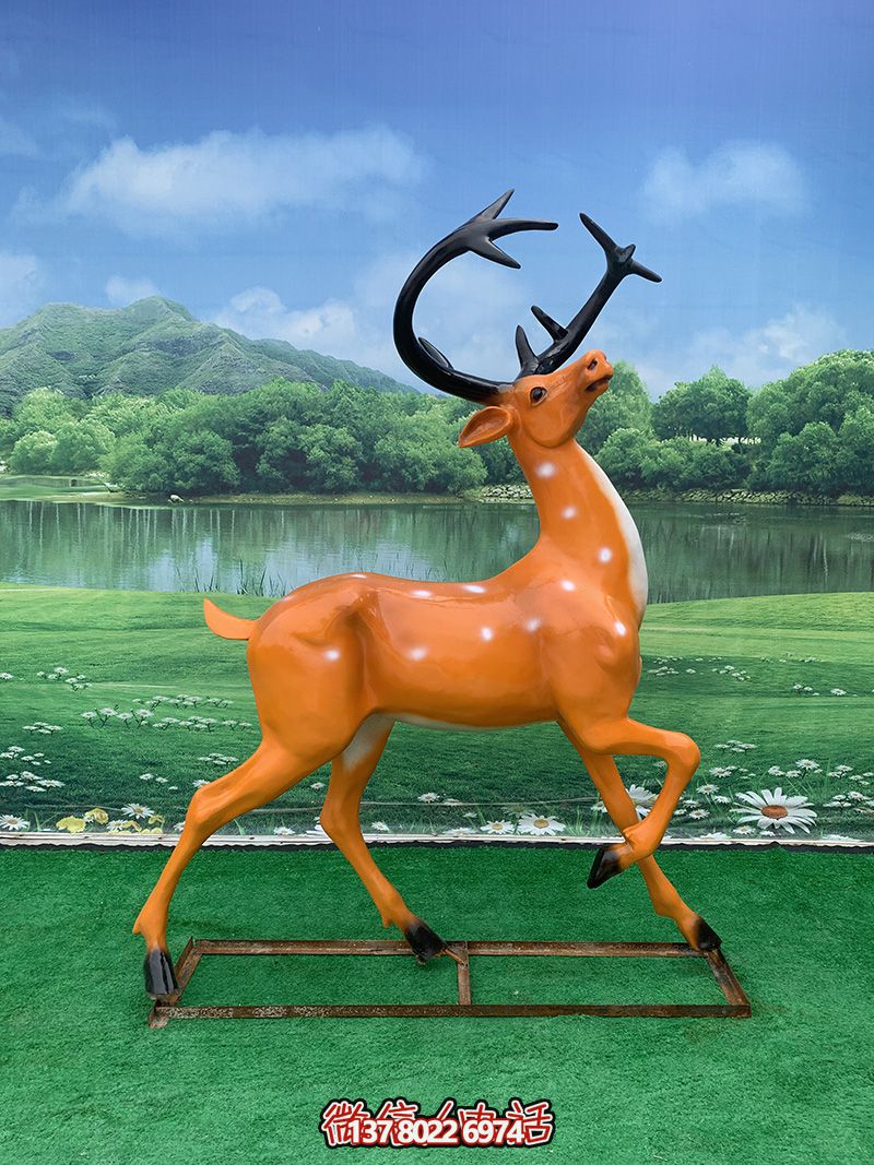 彩繪玻璃鋼雕塑梅花鹿——行走抬頭,點(diǎn)綴廣場(chǎng)街道 彩繪玻璃鋼雕塑梅花鹿——行走抬頭,點(diǎn)綴廣場(chǎng)街道