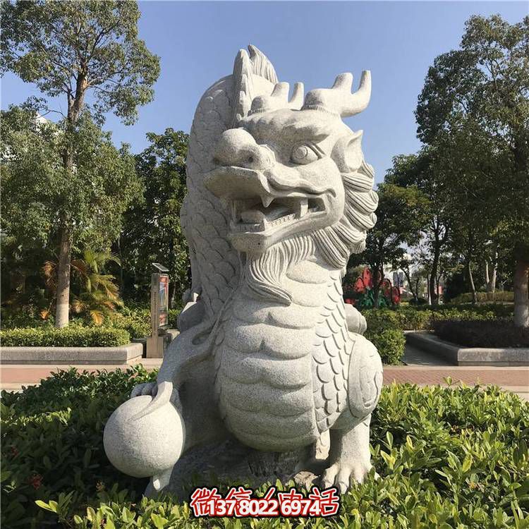 芝麻白十二生肖石雕將公園和廣場裝飾得更動(dòng)人