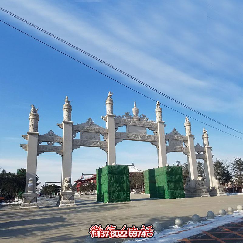 新款漢白玉牌坊,美觀而古樸的石六柱,為寺院和景區(qū)增添靈氣 新款漢白玉牌坊,美觀而古樸的石六柱,為寺院和景區(qū)增添靈氣