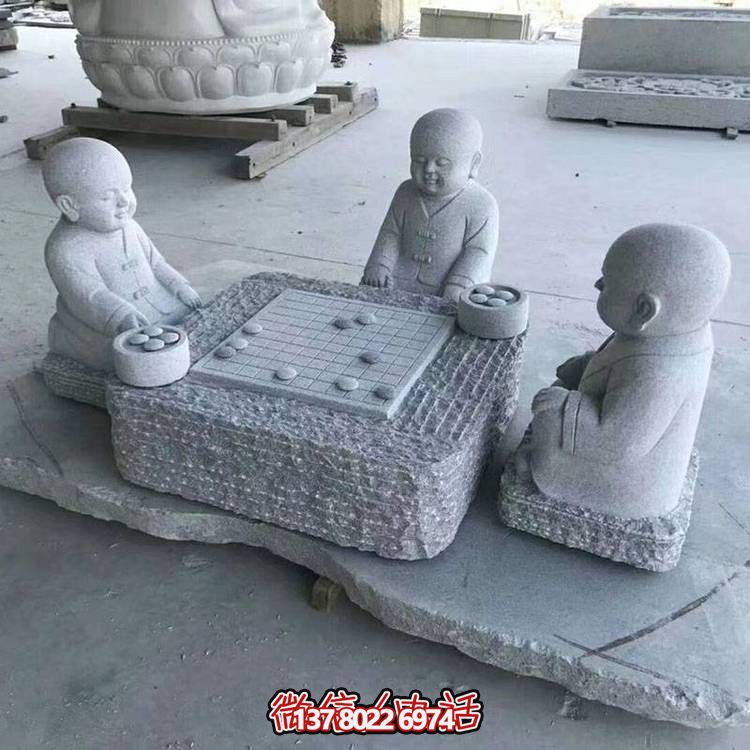 花崗巖雕像裝點庭院，打造精致奇趣景觀