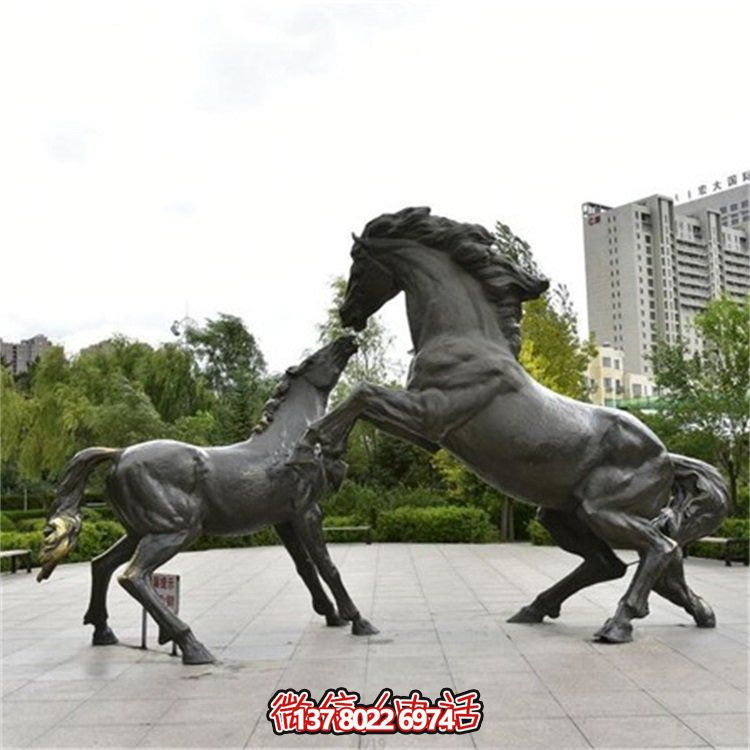 大型仿真動(dòng)物駿馬不銹鋼雕塑，點(diǎn)綴城市廣場(chǎng)園林