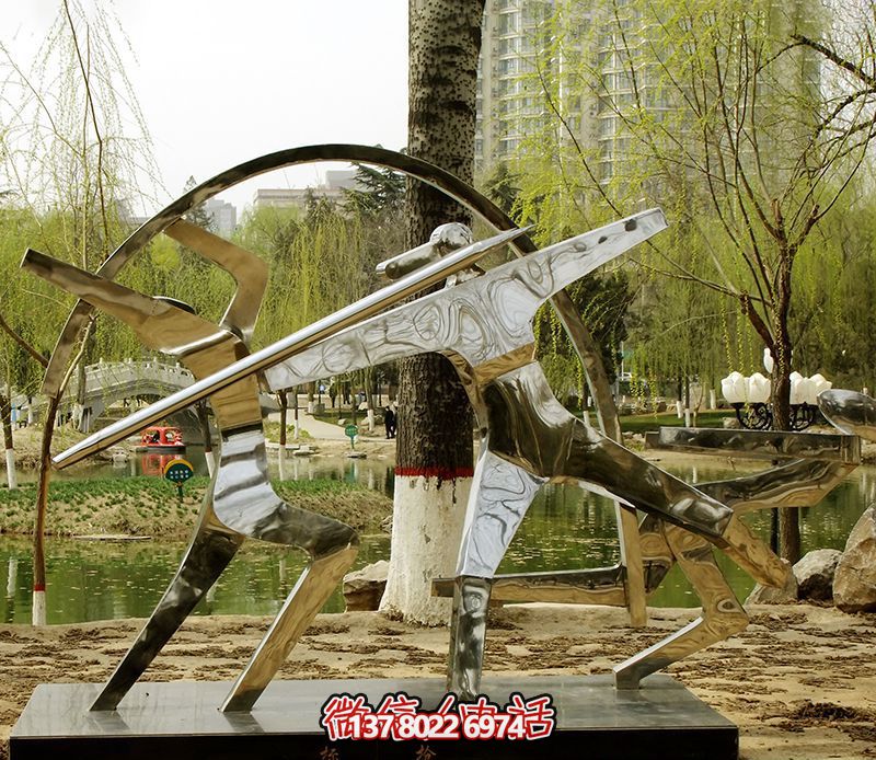 不銹鋼鏡面標槍雕塑——精致、創意、華美